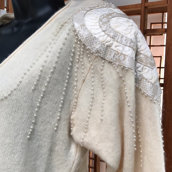 Della Knit sweater with beading, quilting’s d faux leather on shoulders. Size S - Picture 3 of 11